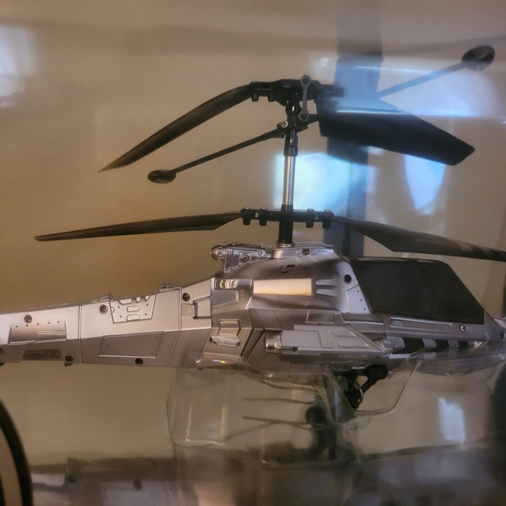 NIB -- Brookstone Silver U Control Remote Controlled Combat Copter - Picture 2 of 6